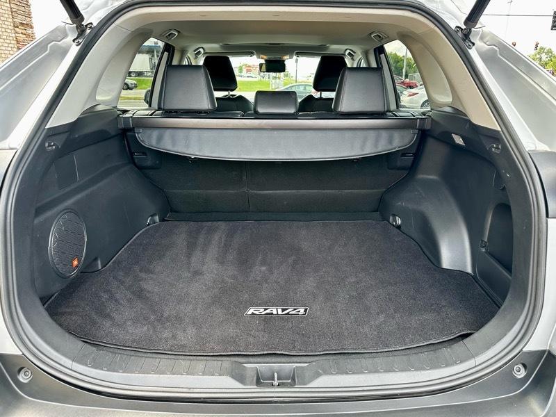 2019 Toyota RAV4 XLE Premium - Photo 7