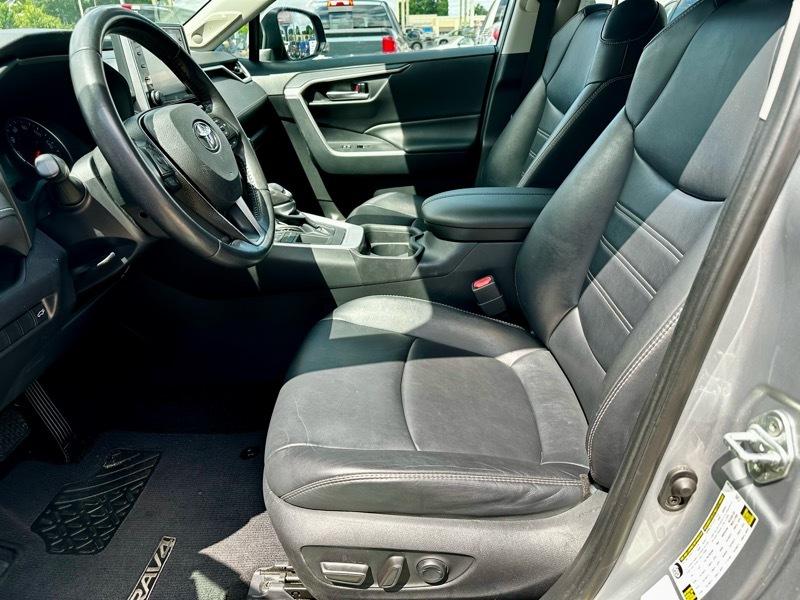 2019 Toyota RAV4 XLE Premium - Photo 10