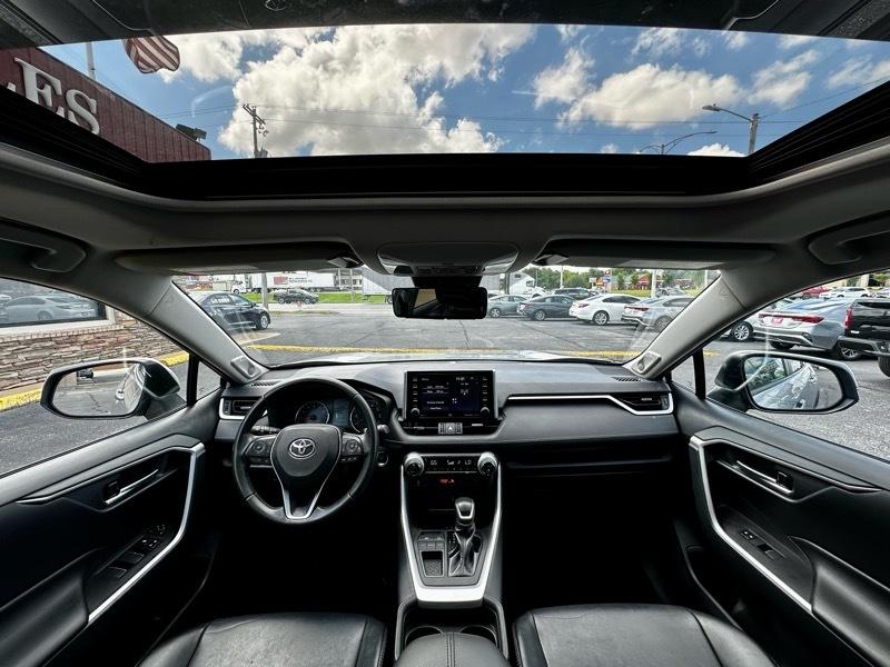 2019 Toyota RAV4 XLE Premium - Photo 12