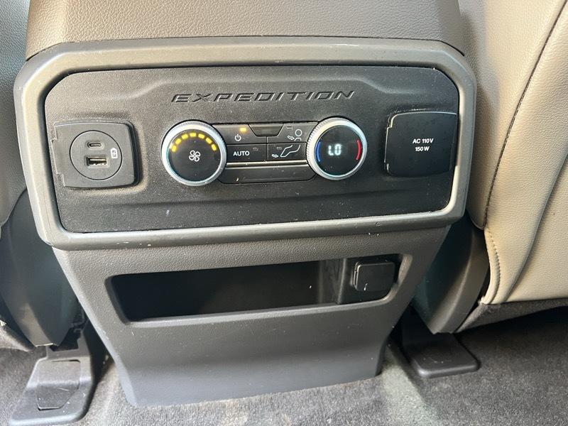 Ford Expedition XLT 2021