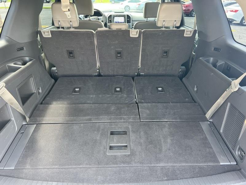 Ford Expedition XLT 2021