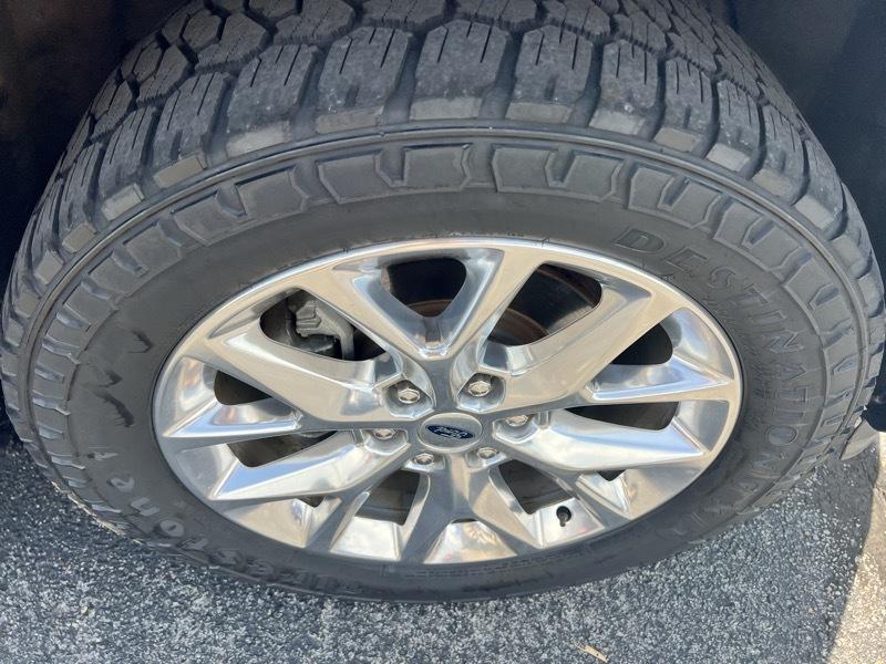 Ford Expedition XLT 2021