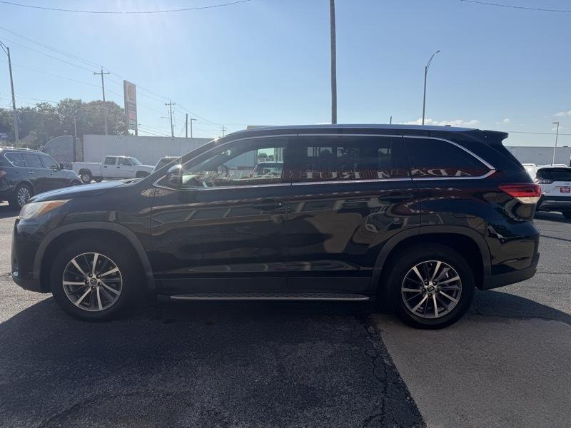 Toyota Highlander SE FWD V6 2019