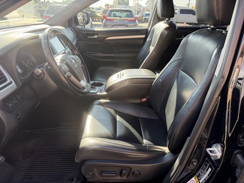 Toyota Highlander SE FWD V6 2019