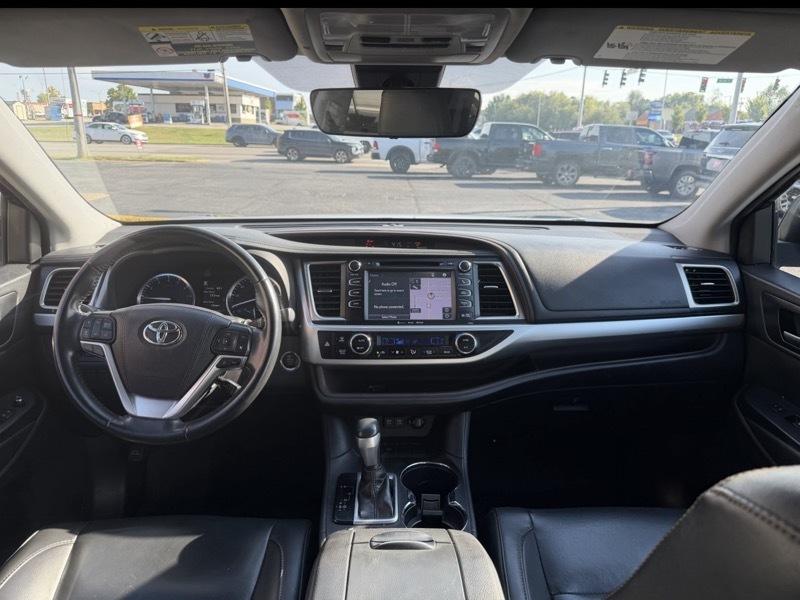 Toyota Highlander SE FWD V6 2019