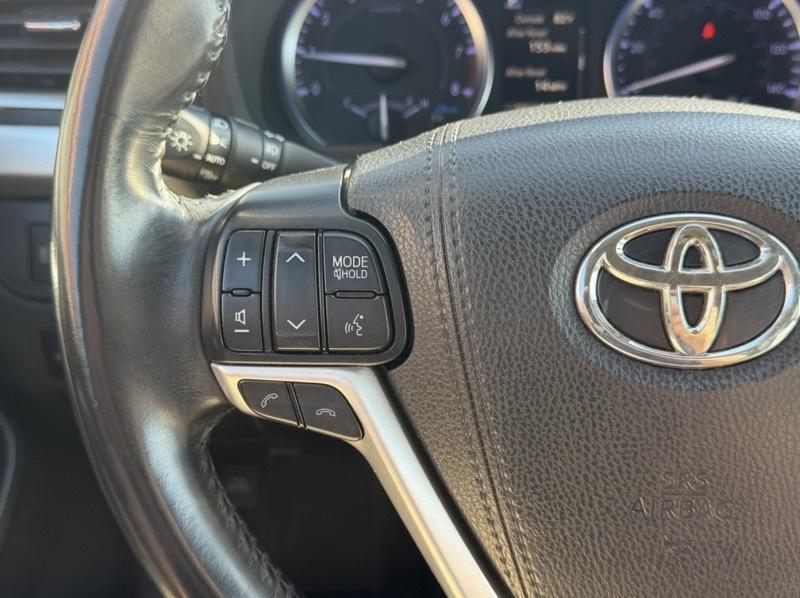 Toyota Highlander SE FWD V6 2019
