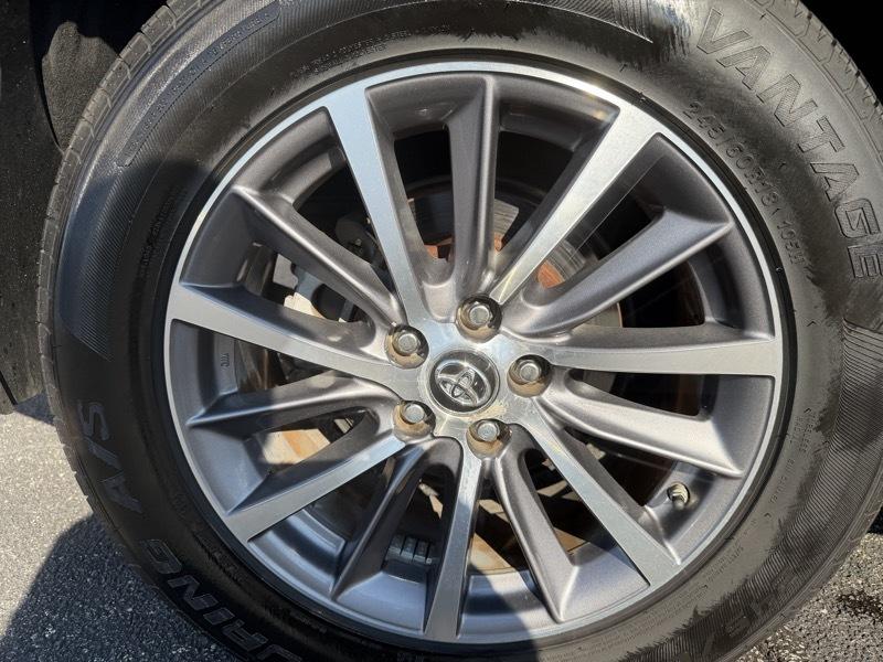 Toyota Highlander SE FWD V6 2019
