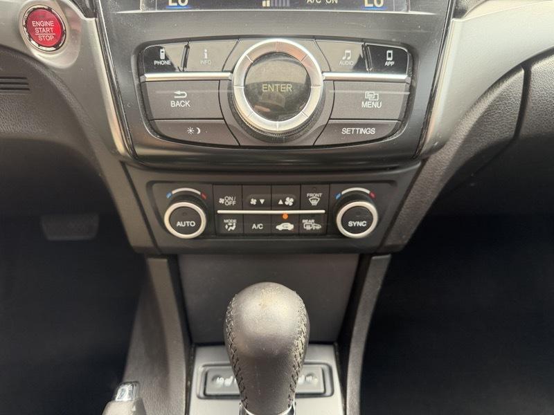 Acura ILX 8-Spd AT w/ Premium Package 2016