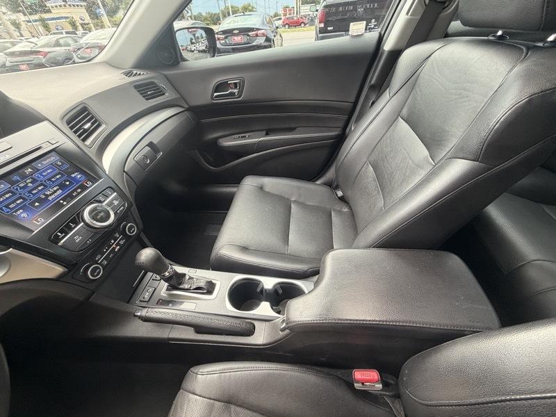 Acura ILX 8-Spd AT w/ Premium Package 2016