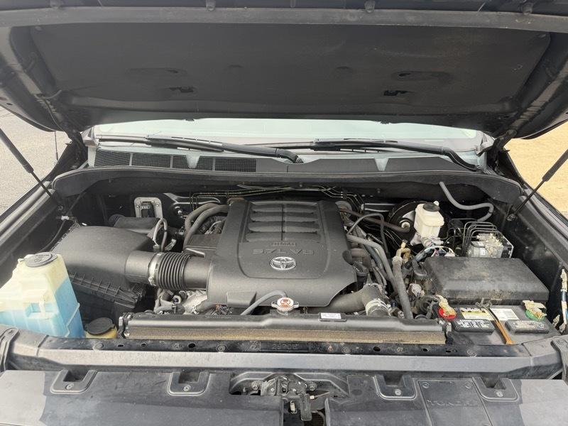 Toyota Tundra Platinum CrewMax 5.7L 4WD 2019