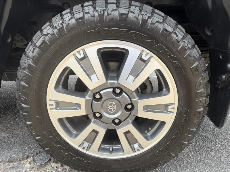 Toyota Tundra Platinum CrewMax 5.7L 4WD 2019