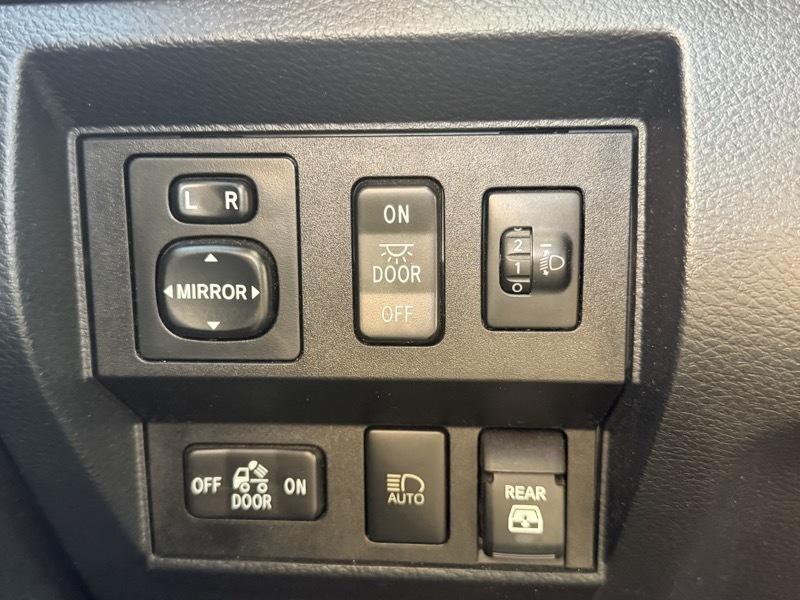 Toyota Tundra SR5 5.7L V8 FFV CrewMax 4WD 2019