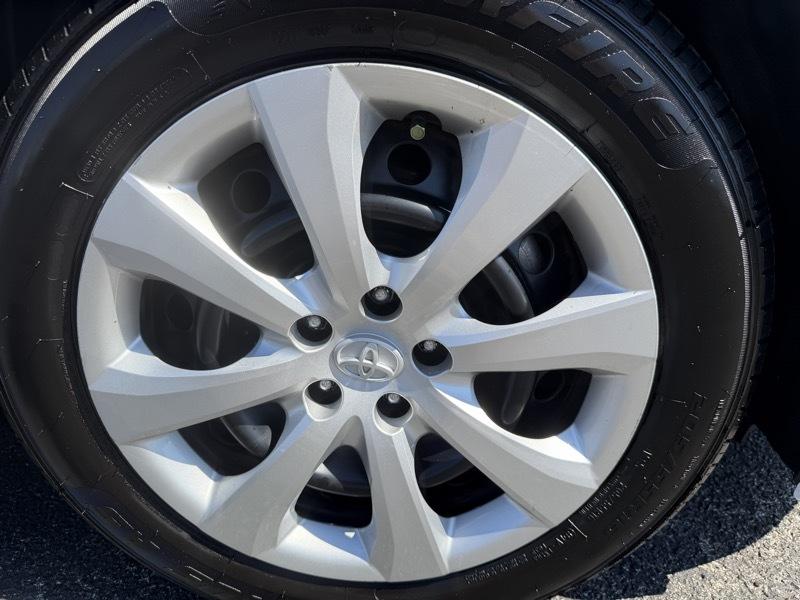 Toyota Corolla LE 2024