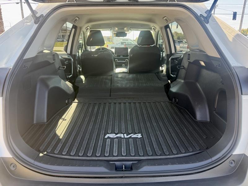 Toyota RAV4 XLE 2025