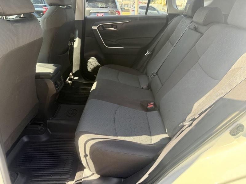 Toyota RAV4 XLE 2025