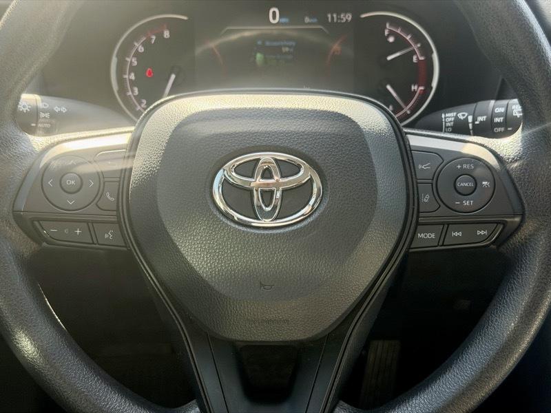 Toyota RAV4 XLE 2025