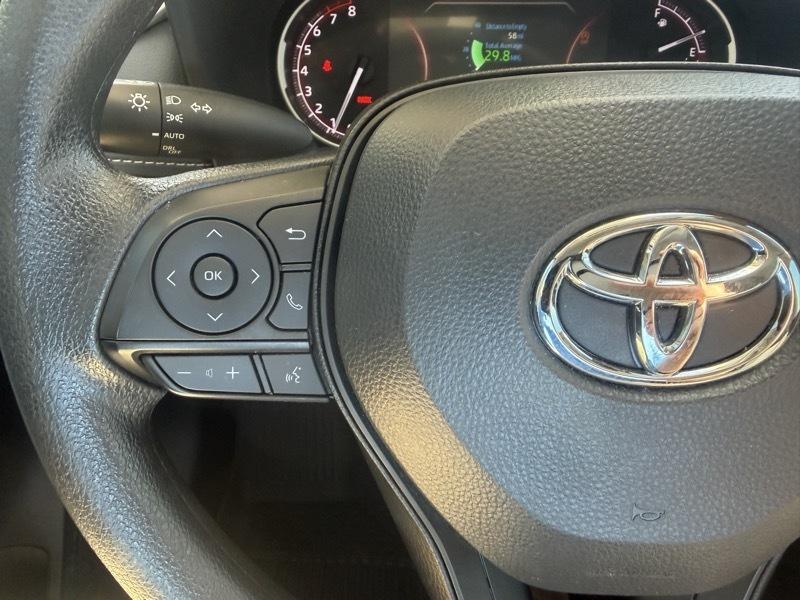 Toyota RAV4 XLE 2025