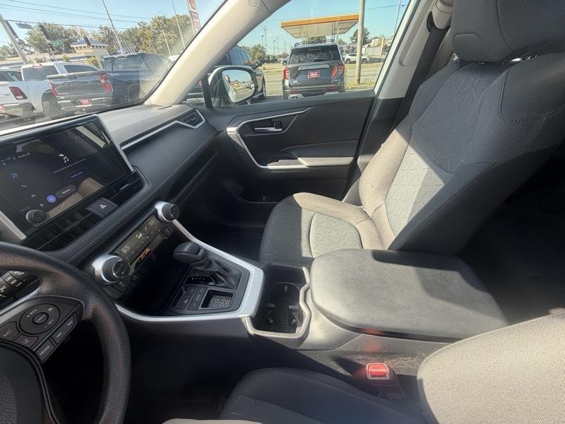 Toyota RAV4 XLE 2025
