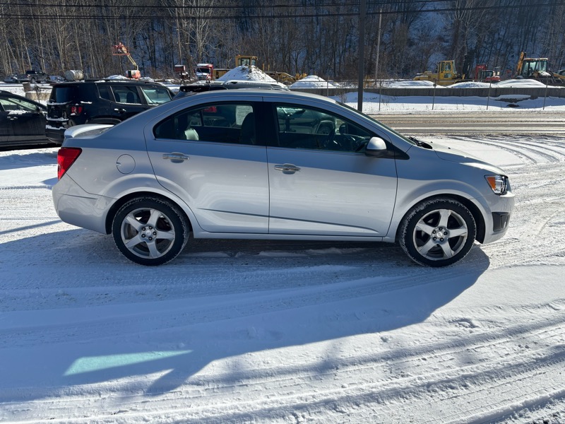 Chevrolet Sonic LTZ Auto Sedan 2015