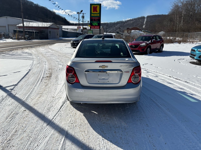 Chevrolet Sonic LTZ Auto Sedan 2015