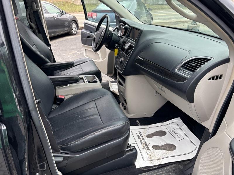 Chrysler Town & Country Touring 2016