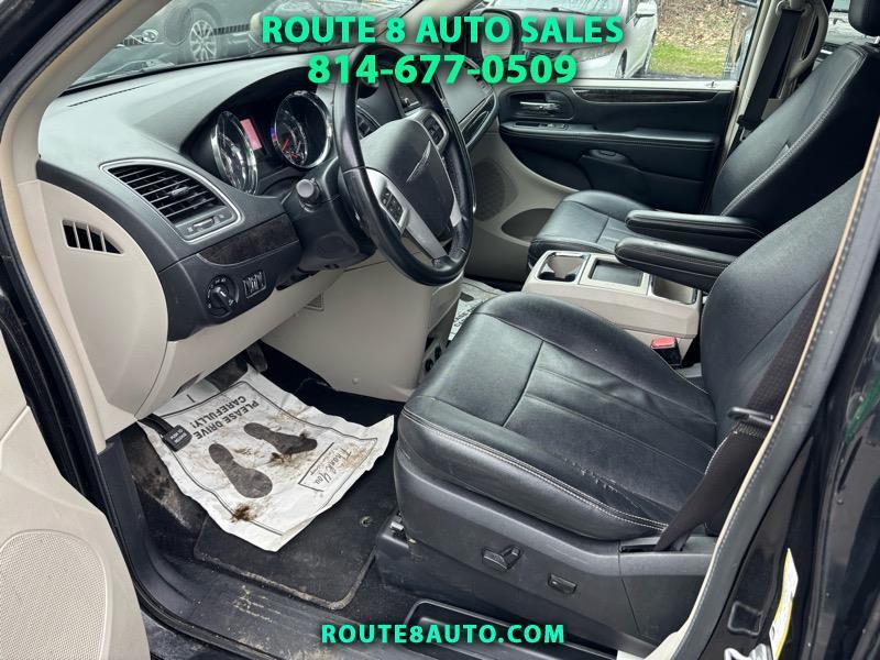 2016 Chrysler Town & Country Touring