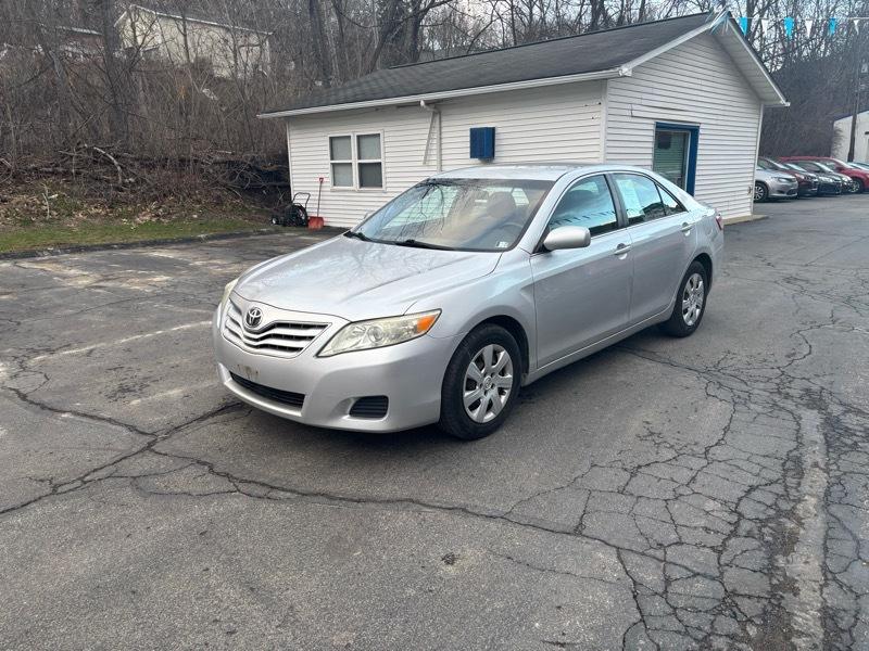 Toyota Camry Base 6-Spd AT 2011