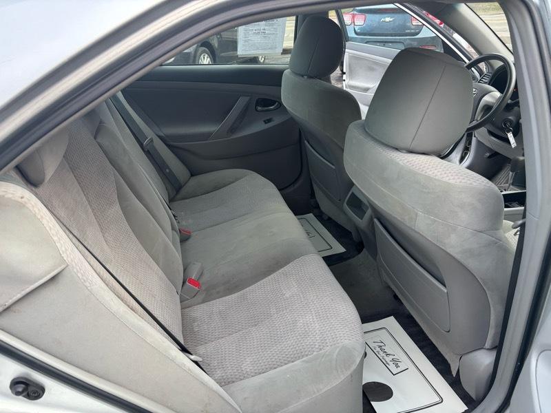 Toyota Camry Base 6-Spd AT 2011