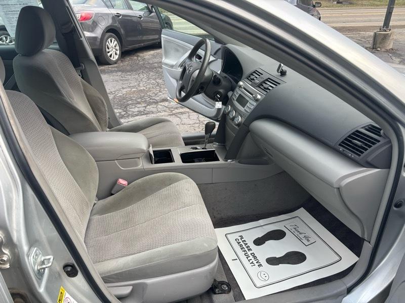 Toyota Camry Base 6-Spd AT 2011