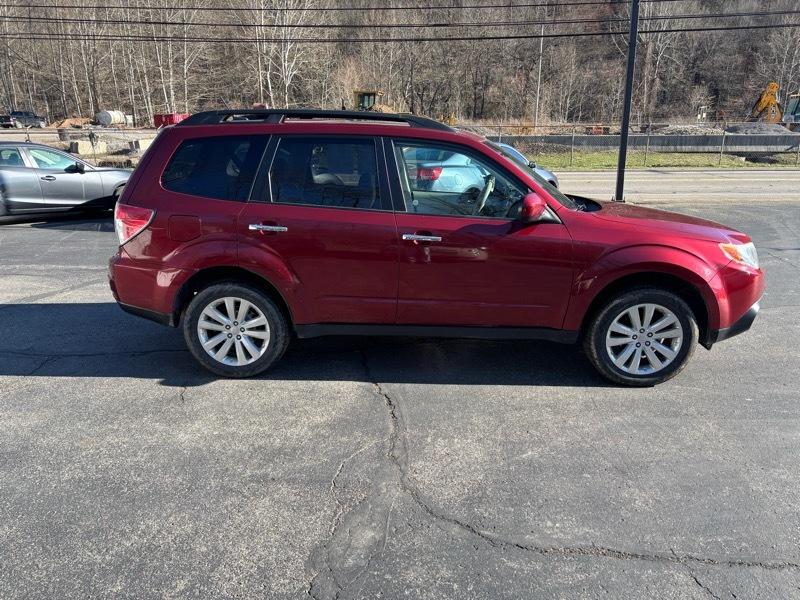 Subaru Forester 2.5X Premium 2011