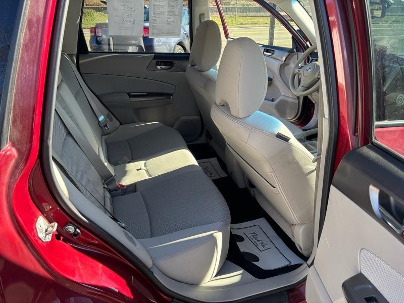 Subaru Forester 2.5X Premium 2011