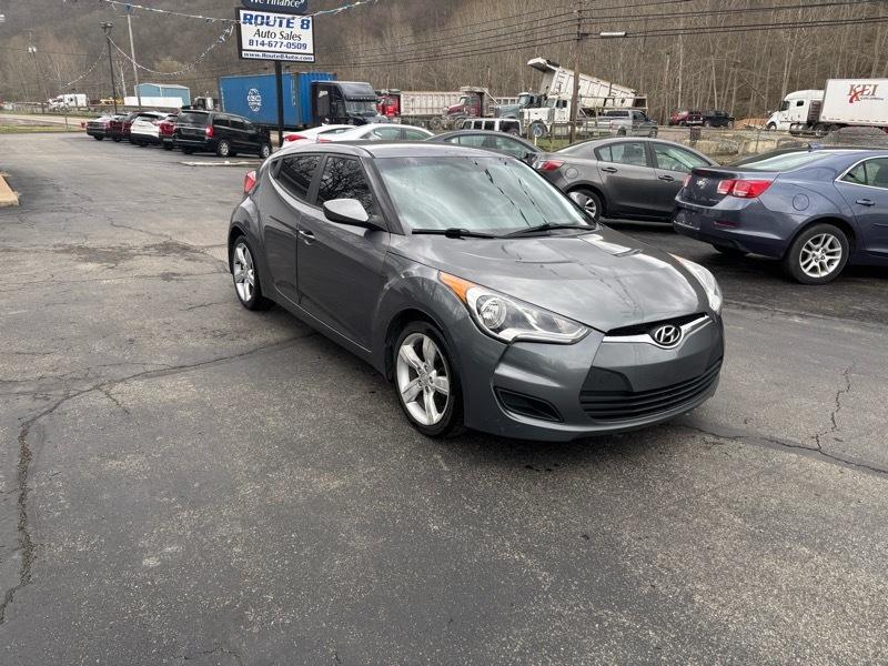 Hyundai Veloster Base 2013