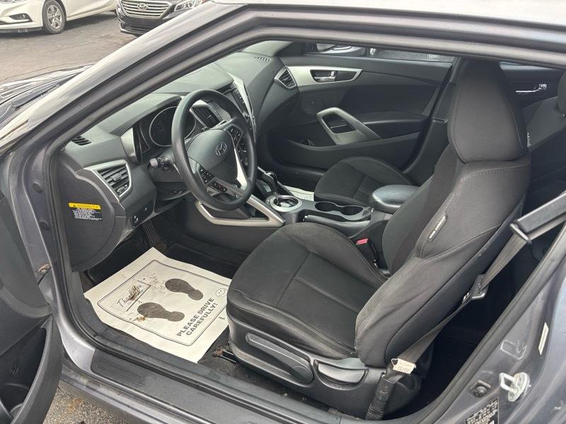 Hyundai Veloster Base 2013