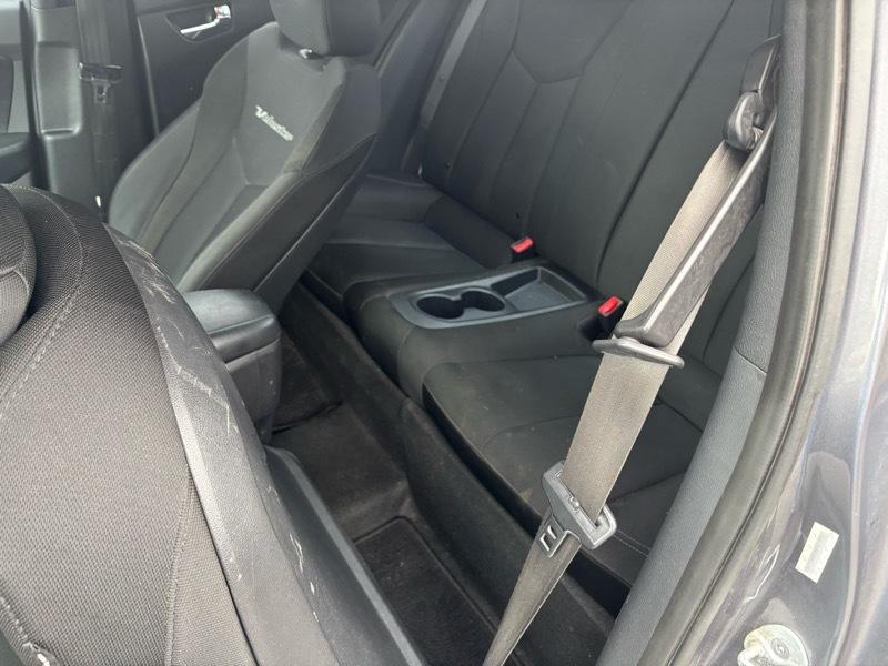 Hyundai Veloster Base 2013