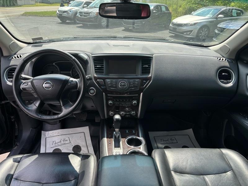 Nissan Pathfinder Platinum 4WD 2016