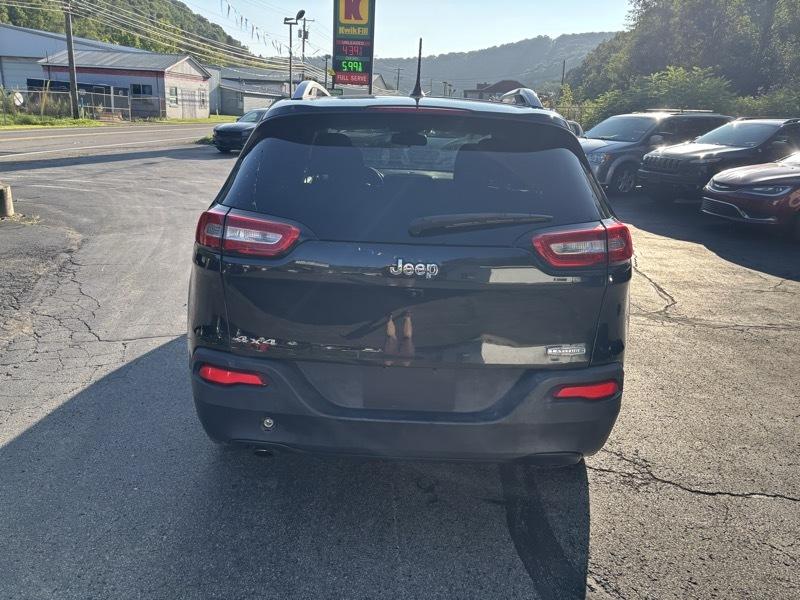 Jeep Cherokee Latitude 4WD 2016