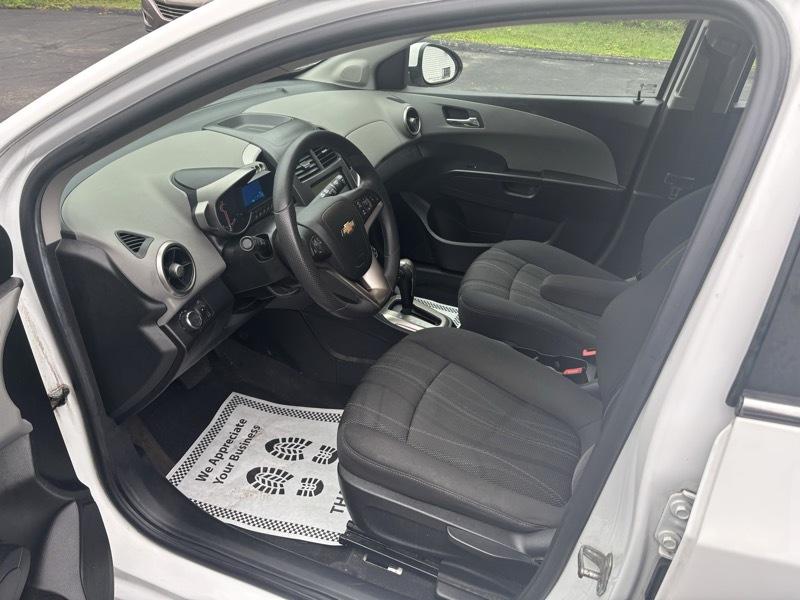 Chevrolet Sonic LT Auto 5-Door 2016