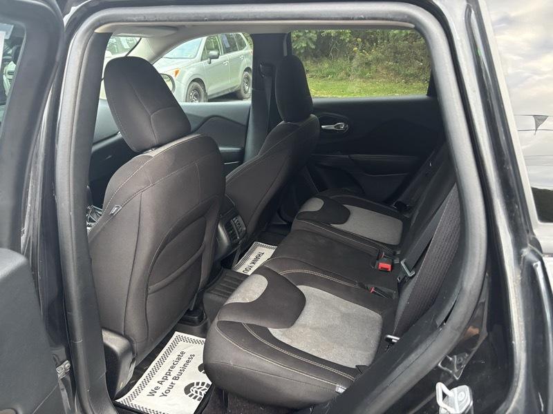 Jeep Cherokee Sport 4WD 2016