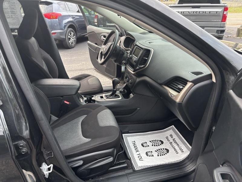 Jeep Cherokee Sport 4WD 2016