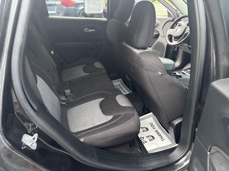 Jeep Cherokee Sport 4WD 2016