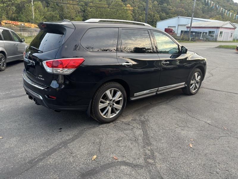 Nissan Pathfinder Platinum 4WD 2016
