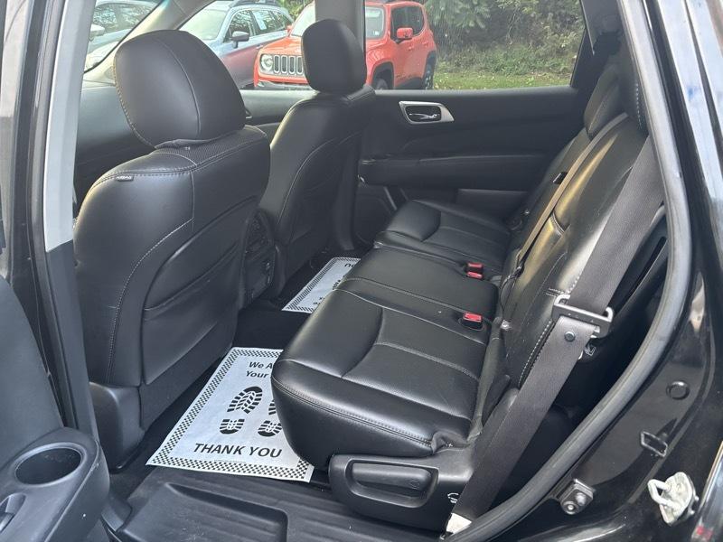 Nissan Pathfinder Platinum 4WD 2016