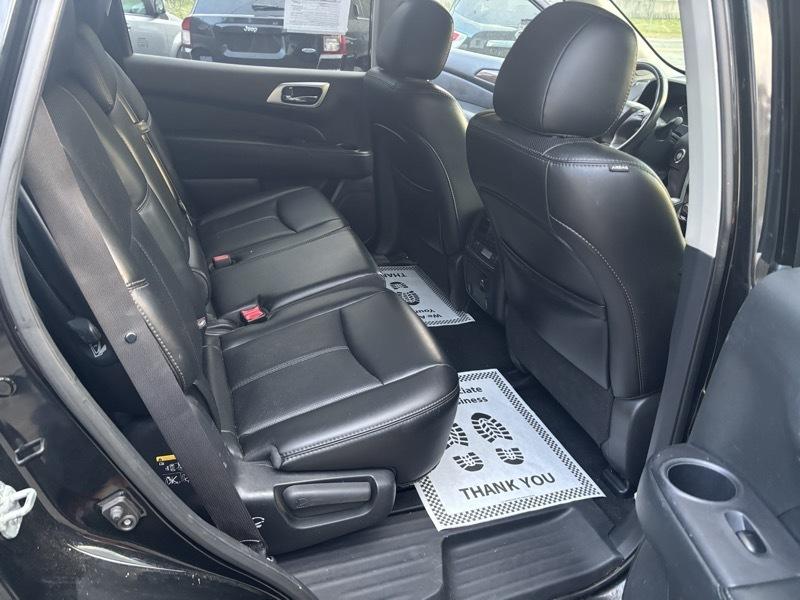 Nissan Pathfinder Platinum 4WD 2016