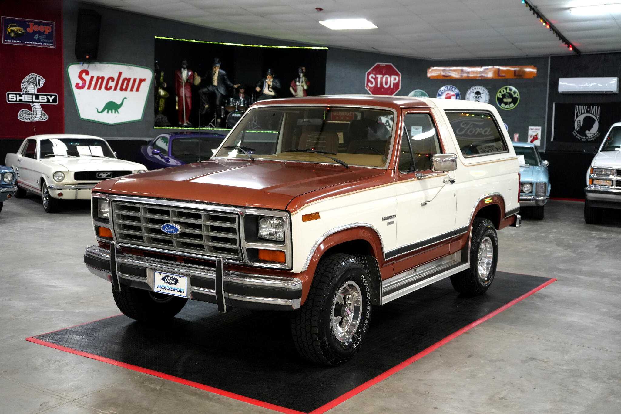 1984 Ford Bronco 2