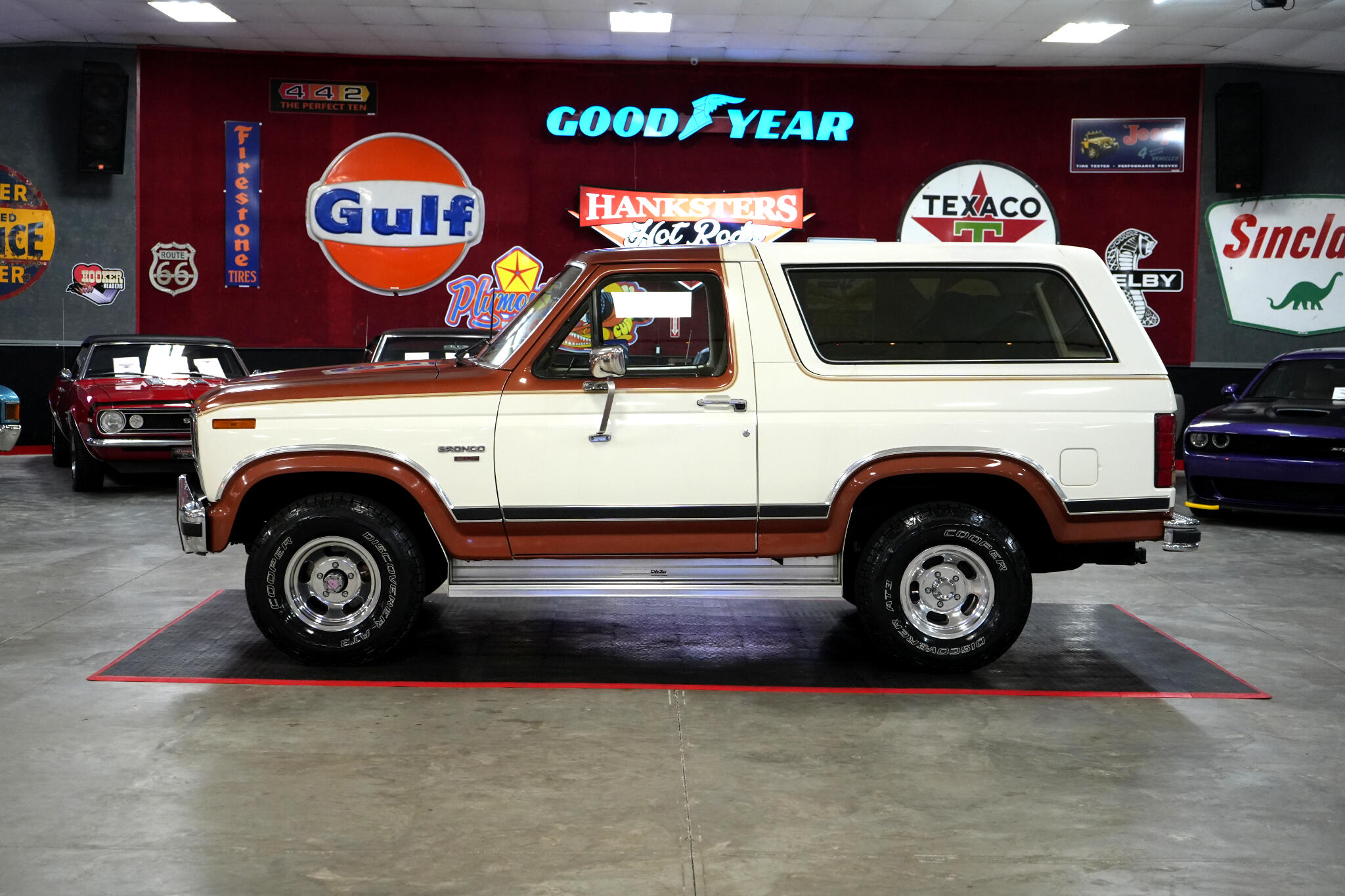 1984 Ford Bronco 4