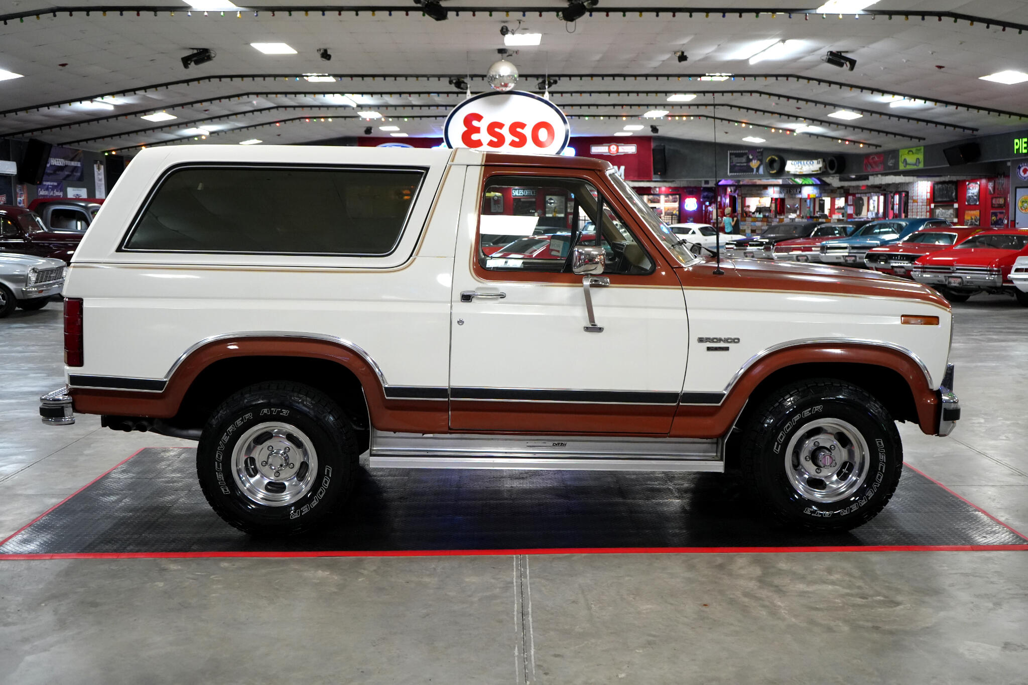 1984 Ford Bronco 8
