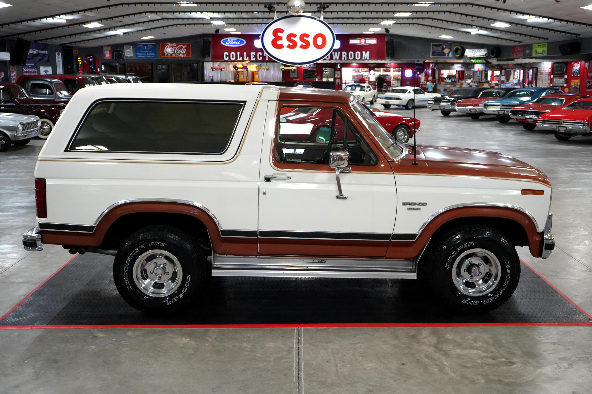1984 Ford Bronco 16