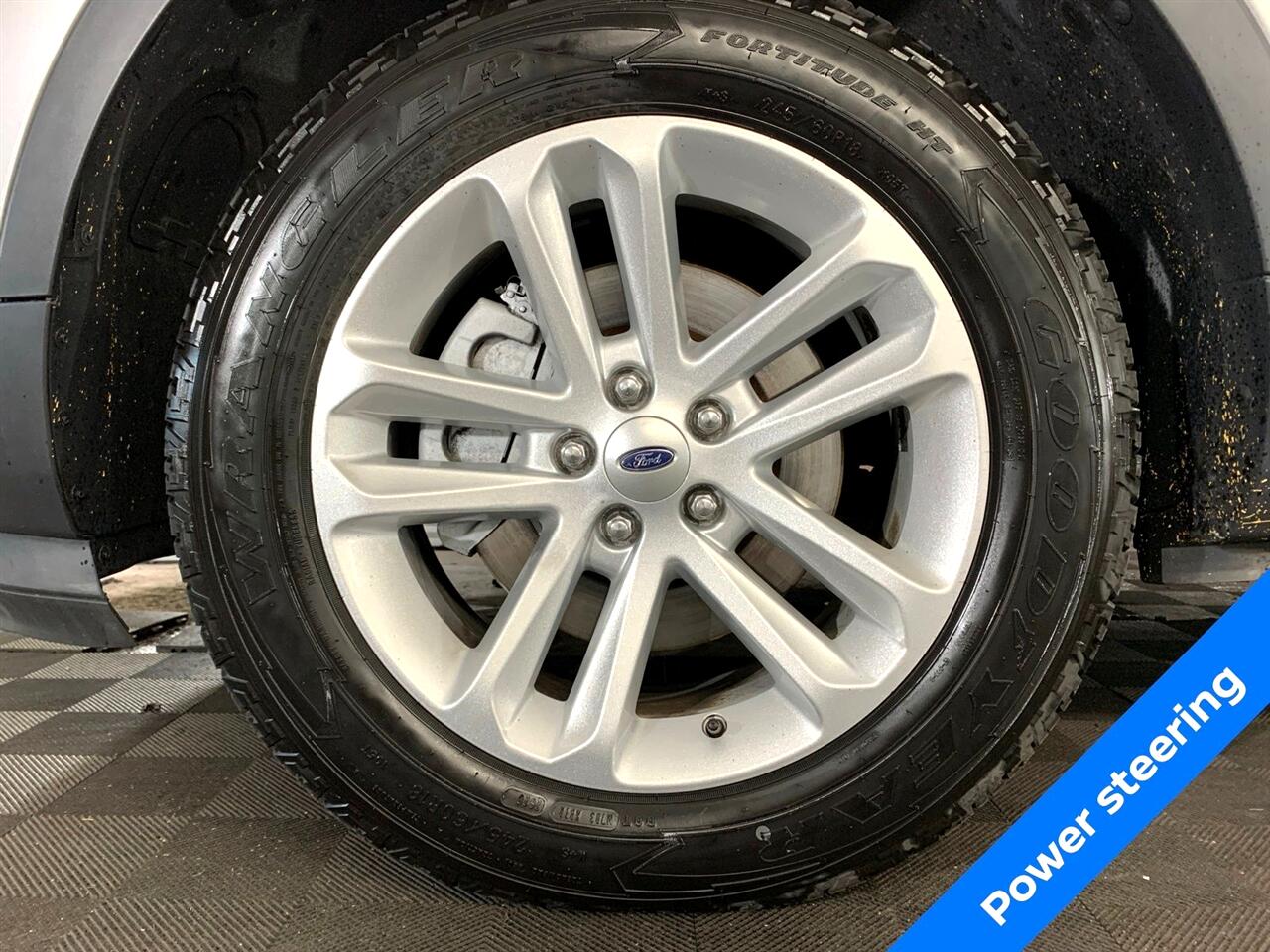 2016 Ford Explorer Base photo 4