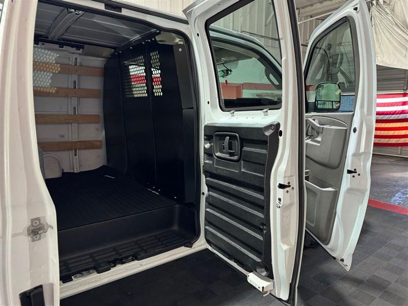 Chevrolet Express Cargo Van RWD 2500 135" 2023 Chevrolet Express Cargo Van RWD 2500 135" 2023