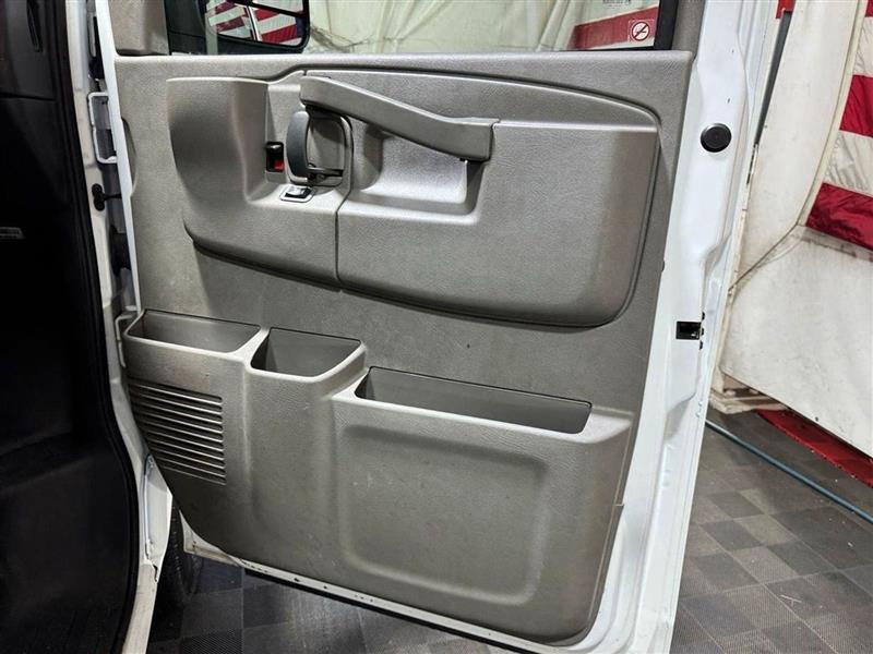 Chevrolet Express Cargo Van RWD 2500 135" 2023 Chevrolet Express Cargo Van RWD 2500 135" 2023